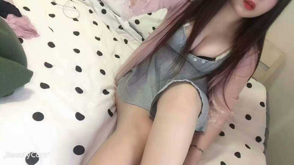 又水又嫩的肉感年轻小坦克，怼就完事了！奶大屁股大